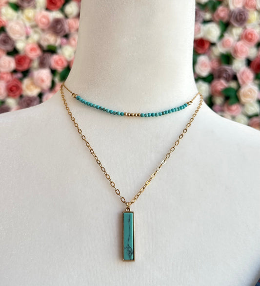 Double layered necklace with rectangle pendant