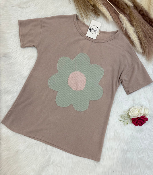 Daisy patch spring top